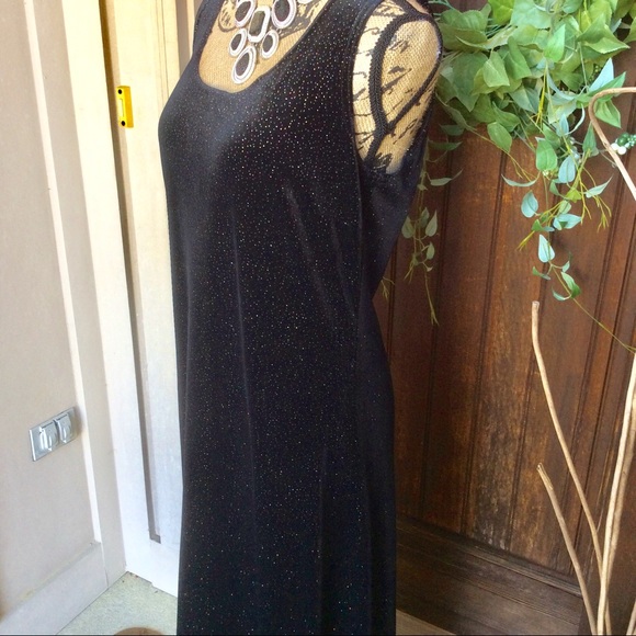 Long black formal - Picture 4 of 7